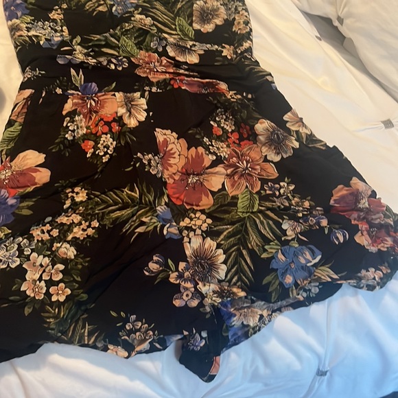 Floral romper - Picture 3 of 3